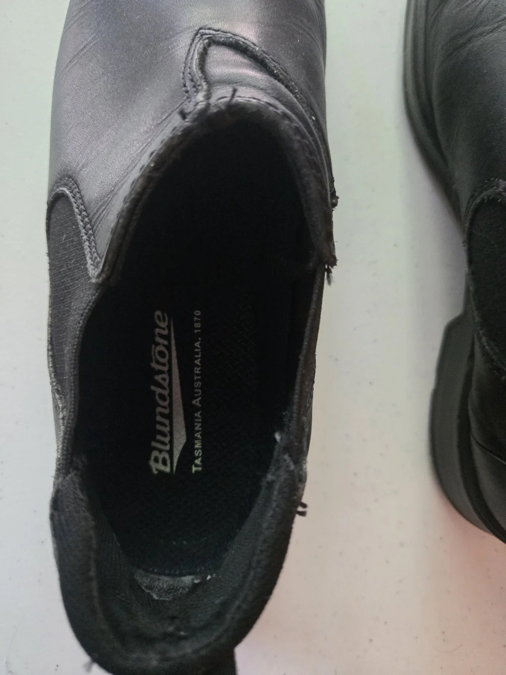 Blundstone Slip-On Leather Low Boots - Black